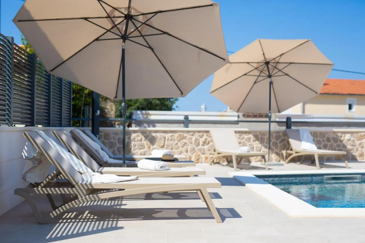 Villa Quarnaro With Heated Pool Omisalj