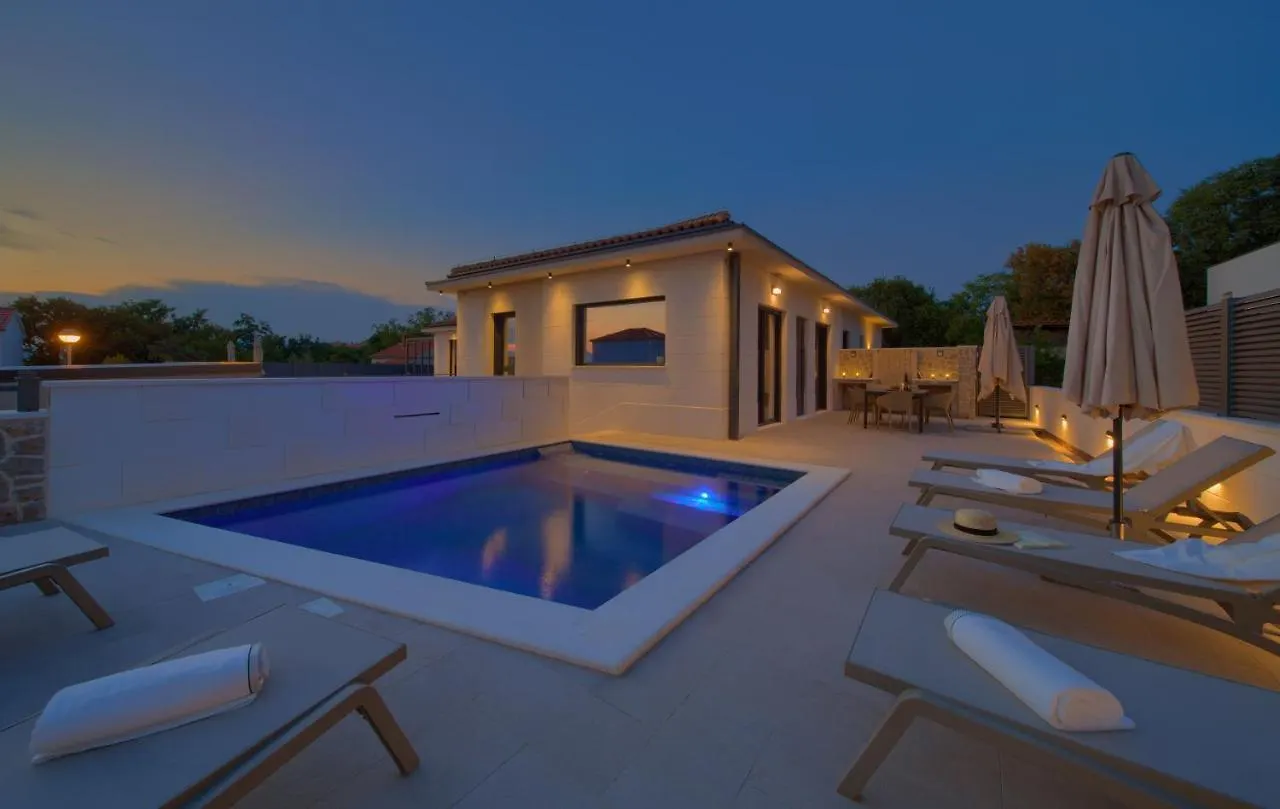 Villa Quarnaro With Heated Pool Omisalj