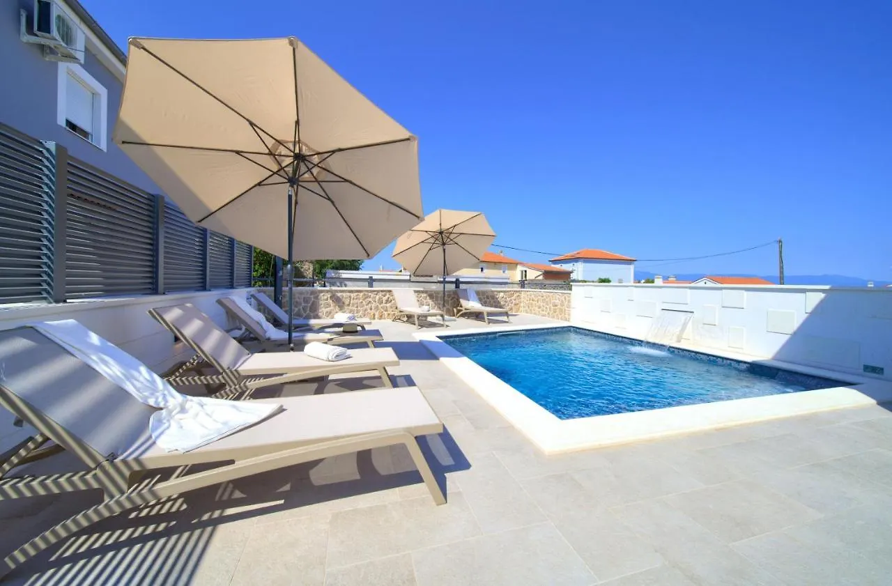 Villa Quarnaro With Heated Pool Omisalj Holiday home